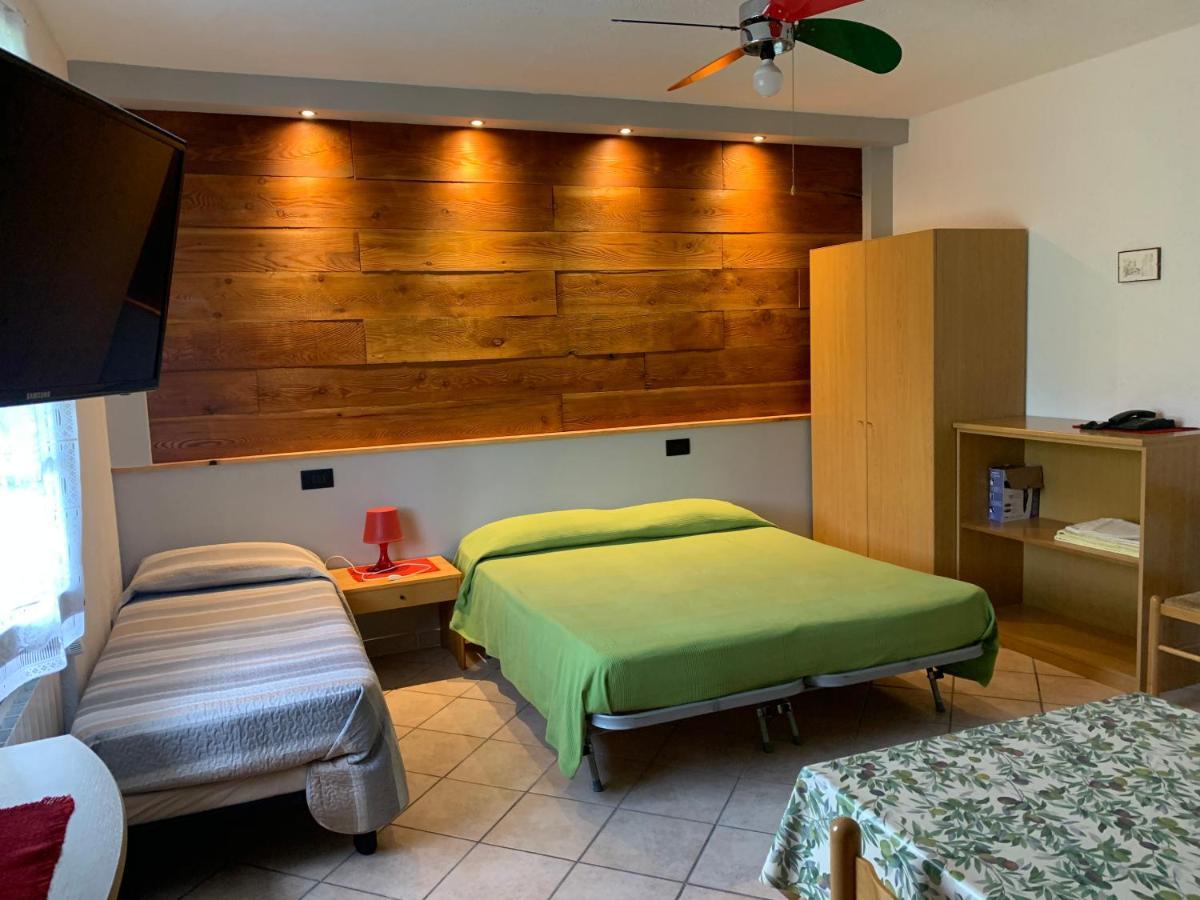 Agriturismo Gli Ulivi Гарленда Екстериор снимка