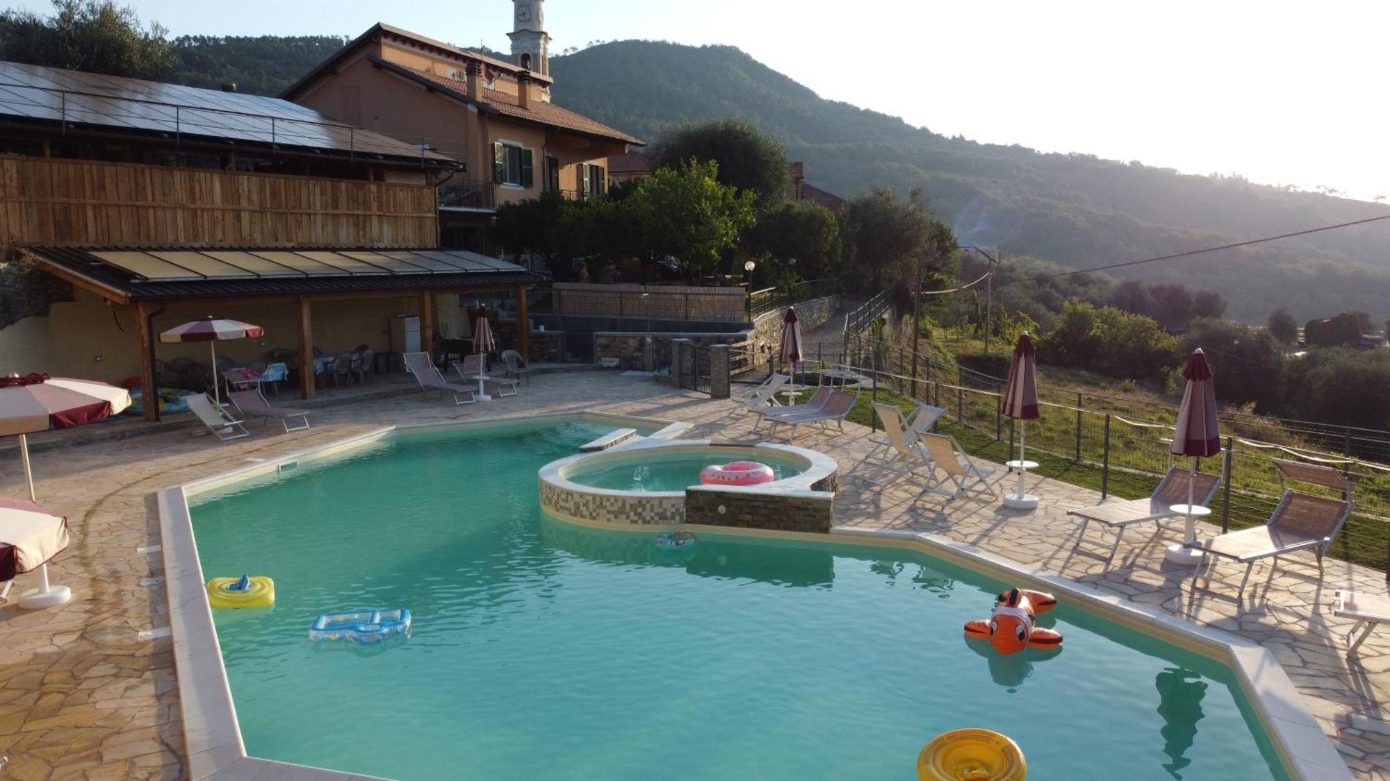 Agriturismo Gli Ulivi Гарленда Екстериор снимка