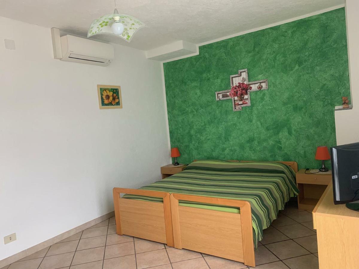 Agriturismo Gli Ulivi Гарленда Екстериор снимка
