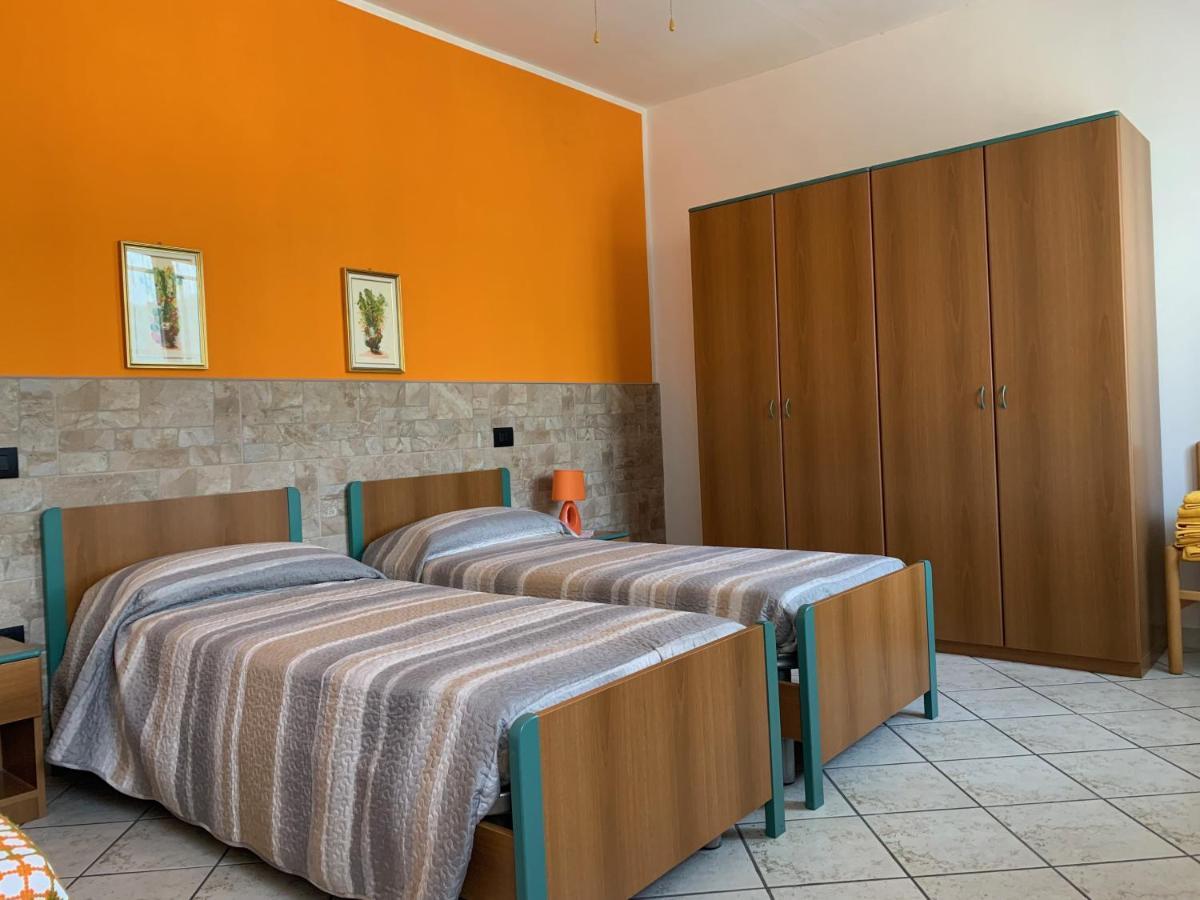 Agriturismo Gli Ulivi Гарленда Екстериор снимка